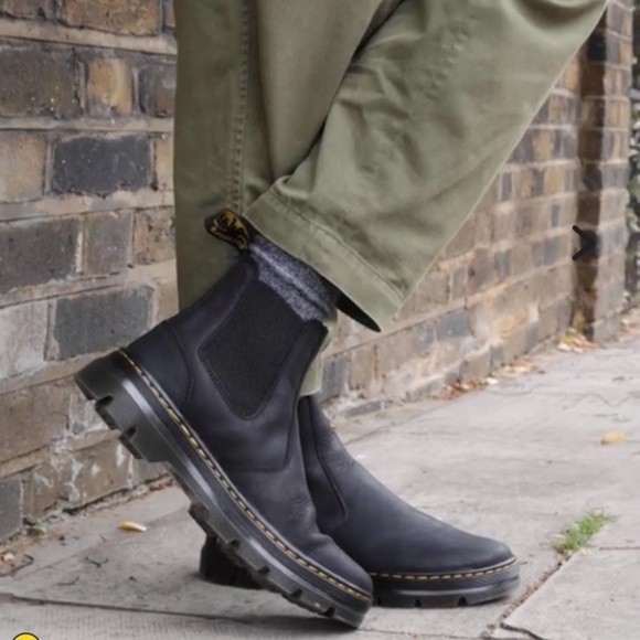 Dr Marten sz 7 Embury Chelsea boot black Wyoming leather in great pre owned cond - Picture 9 of 12